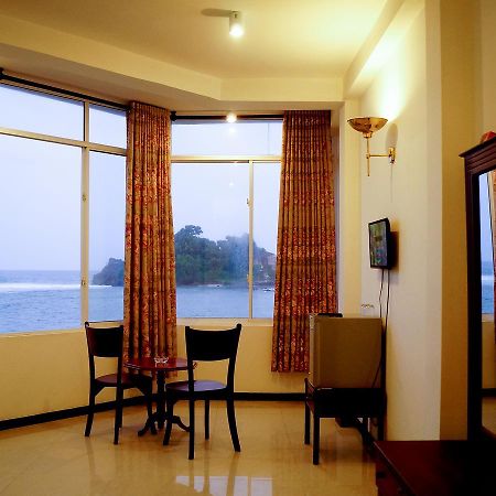 Sayurima Beach Hotel Ahangama Phòng bức ảnh