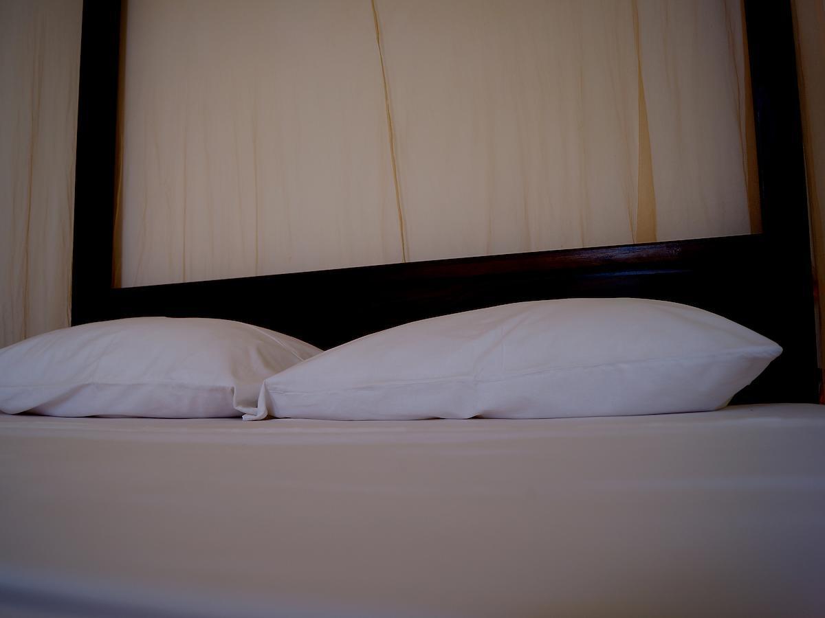 Sayurima Beach Hotel Ahangama Ngoại thất bức ảnh