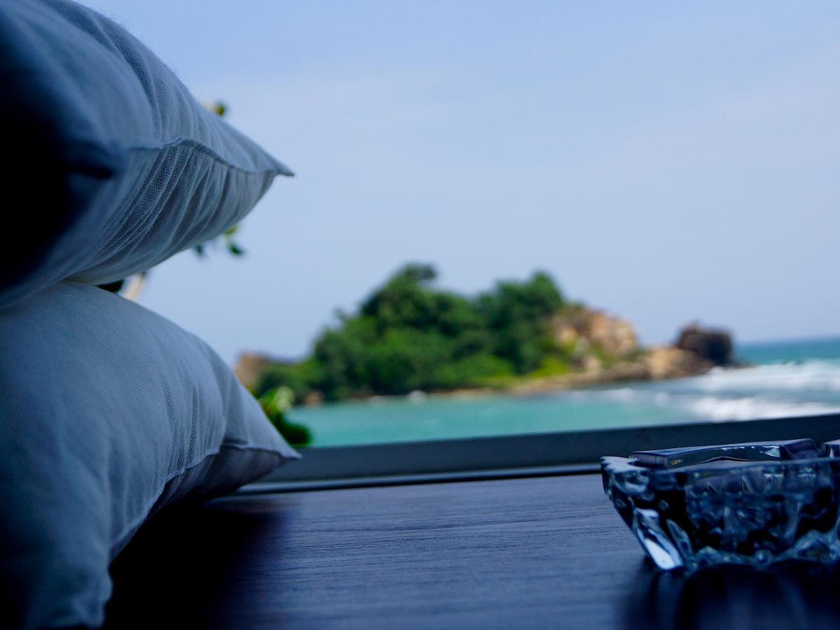 Sayurima Beach Hotel Ahangama Ngoại thất bức ảnh