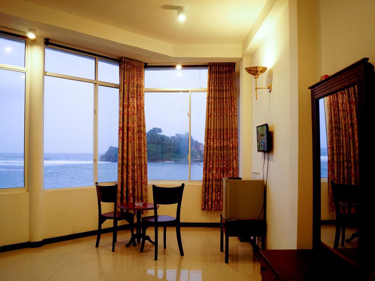 Sayurima Beach Hotel Ahangama Phòng bức ảnh