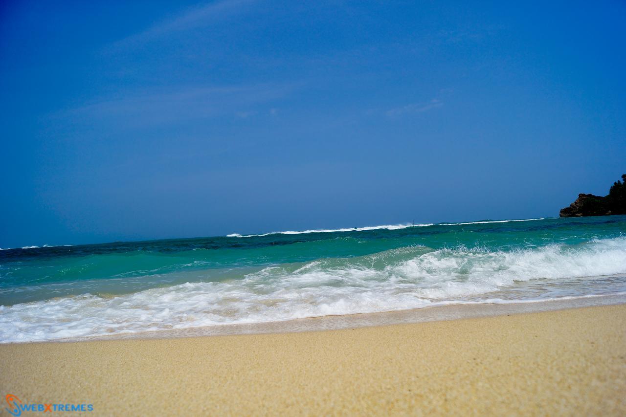 Sayurima Beach Hotel Ahangama Ngoại thất bức ảnh