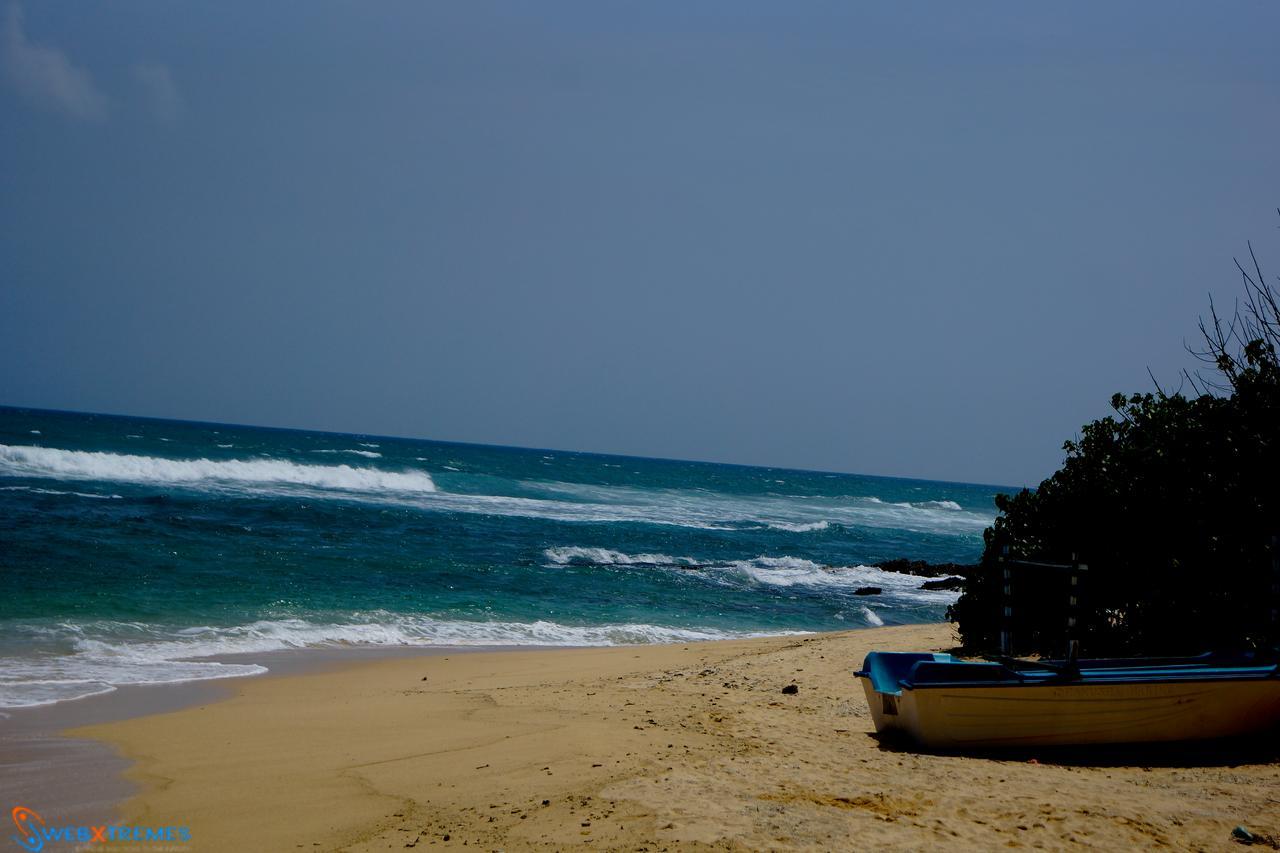 Sayurima Beach Hotel Ahangama Ngoại thất bức ảnh